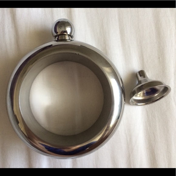 NEW Flask Bracelet - Picture 1 of 4